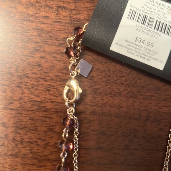 NWT Beautiful and dainty necklace with garnet colored beading and stones - Picture 6 of 8